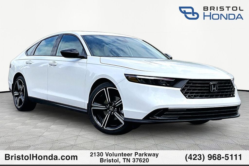 2026 Honda Accord SE in Platinum White Pearl — front three-quarter view